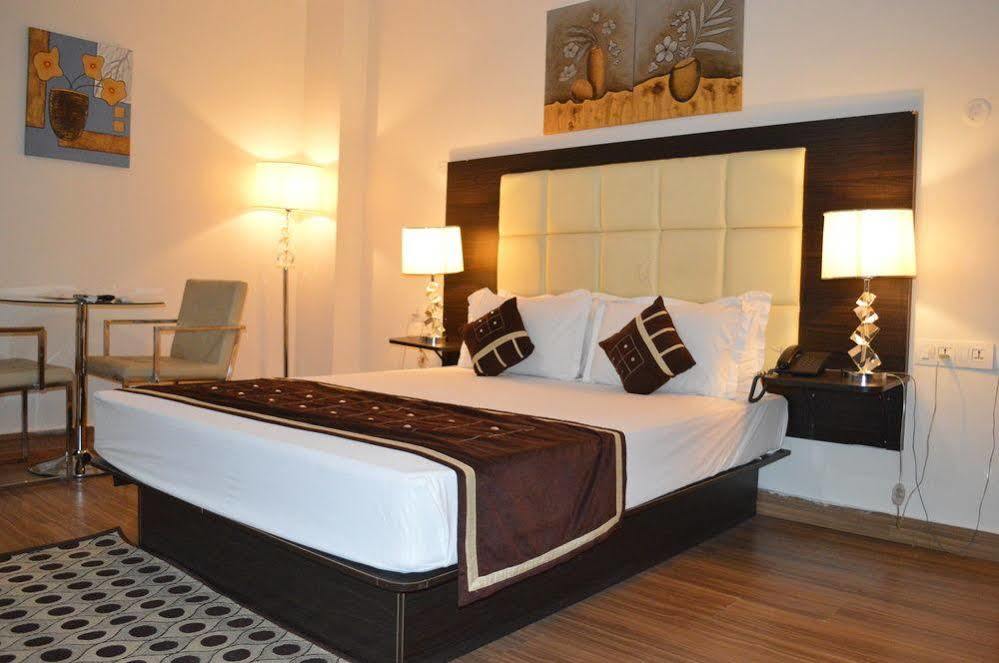 Ksr Park Hotel Haiderabad Buitenkant foto